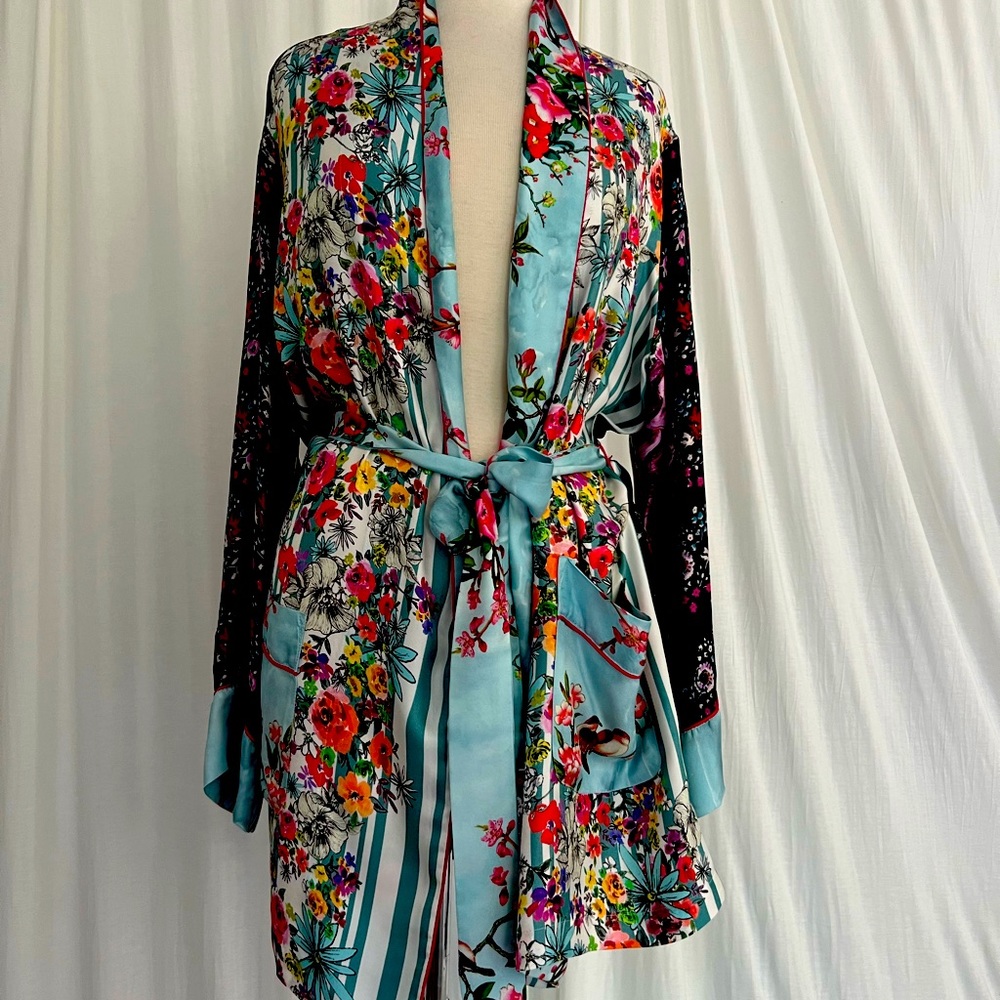 NWOT johnny was silk robe kimono